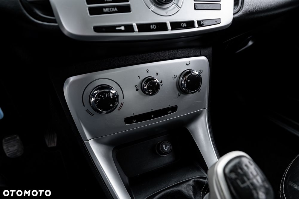 Lancia Delta 1.4 T-Jet Argento Euro5 - 30