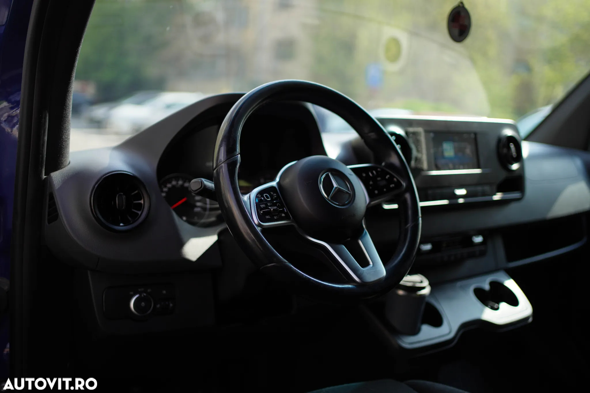 Mercedes-Benz Sprinter - 15