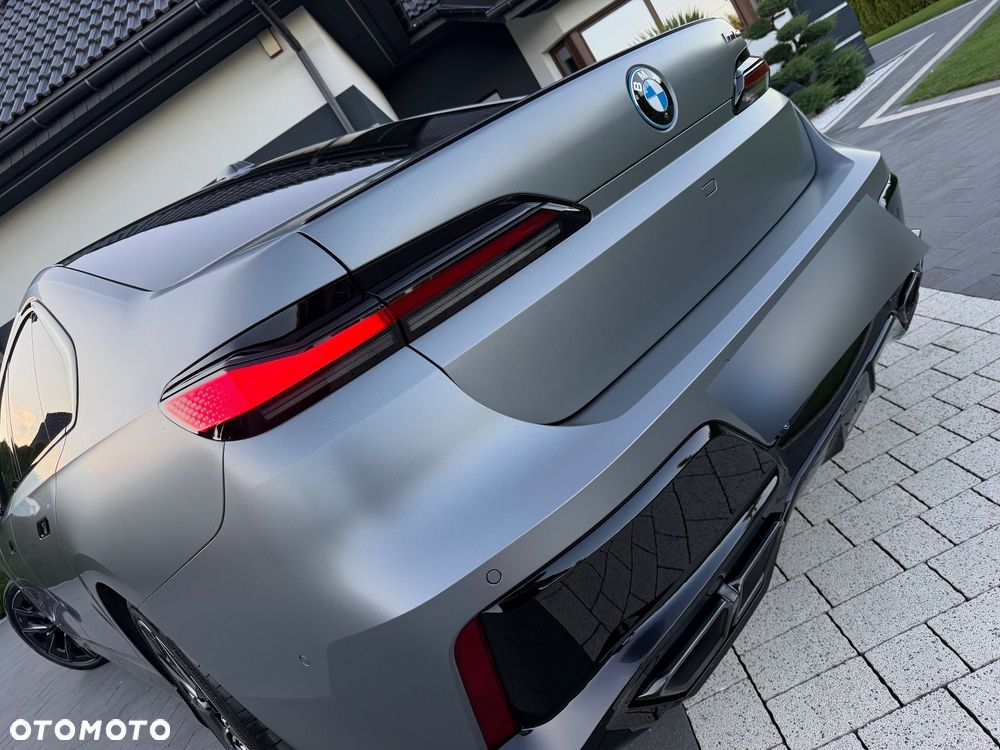 BMW Seria 7 M760e PHEV xDrive Individual Edition sport - 36