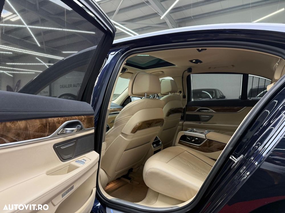 BMW Seria 7 740e iPerformance - 9