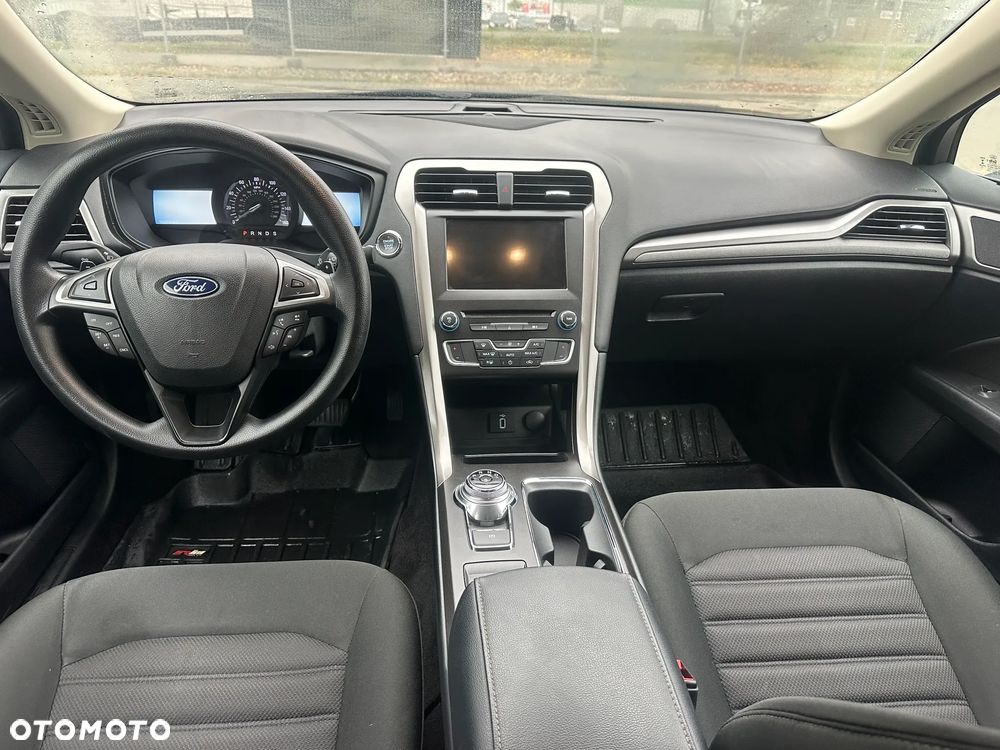 Ford Fusion - 10