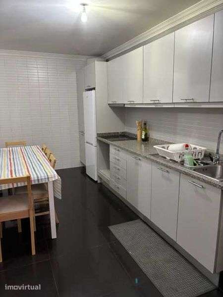 Aluga-se T2 com Terraço – São Mamede de Infesta - Grande imagem: 4/12