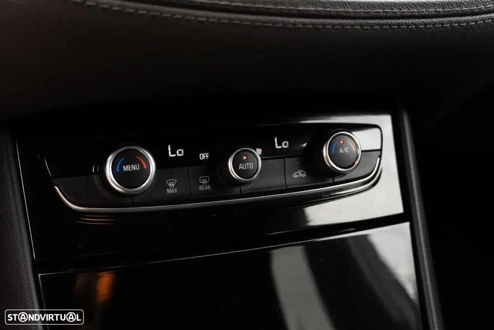 Opel Crossland X - 11