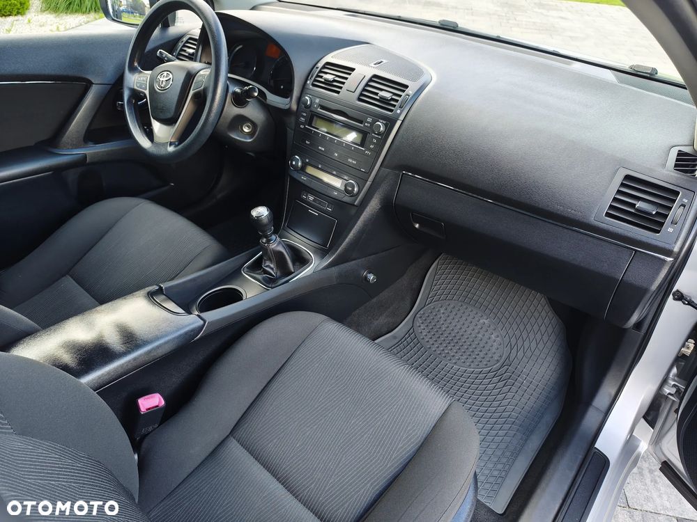 Toyota Avensis 2.0 D-4D Sol - 23