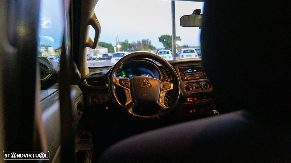 Mitsubishi L200 2.3 DI-D CD Invite 4WD - 17