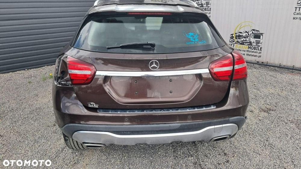Mercedes-Benz GLA - 12
