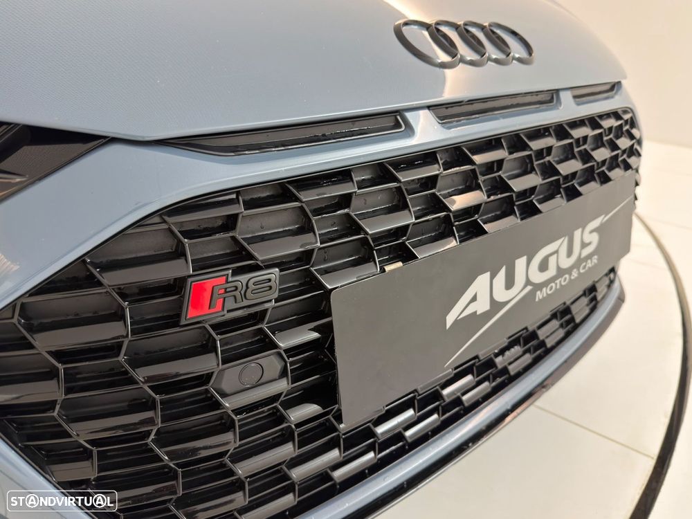 Audi R8 Coupé - 12