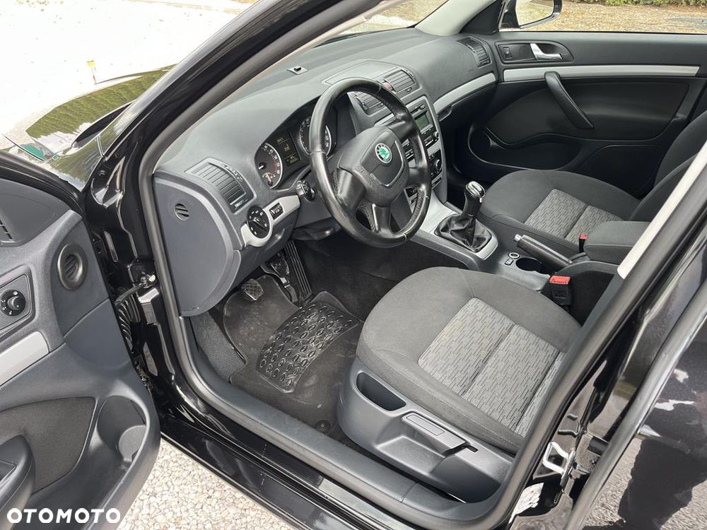 Skoda Octavia 1.6 TDI DPF Ambiente - 20