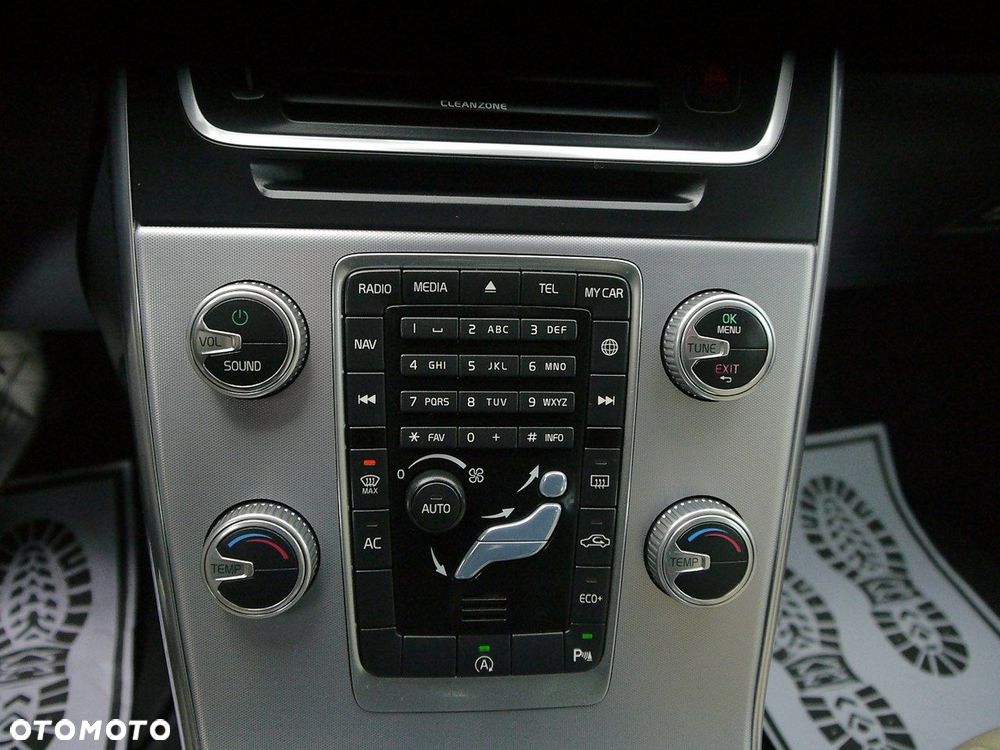 Volvo V60 D2 Drive-E Momentum - 24