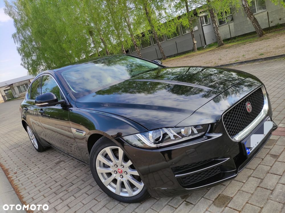 Jaguar XE 2.0 D Prestige - 21