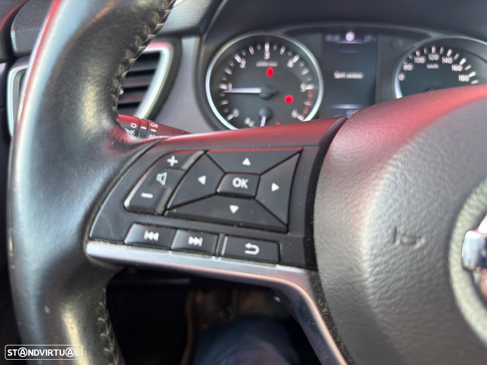 Nissan Qashqai 1.5 dCi N-Connecta J18+Led - 21
