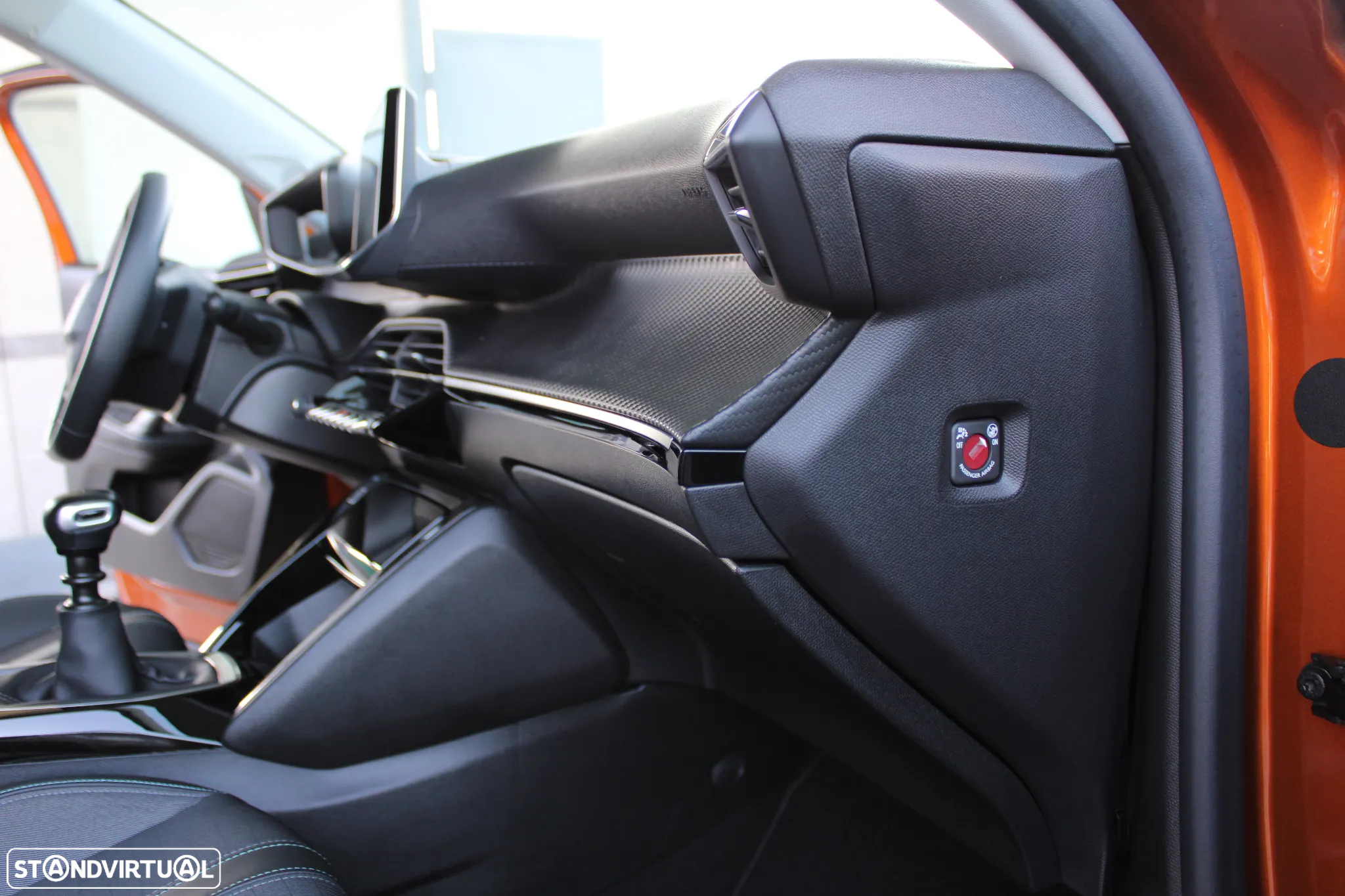 Peugeot 2008 1.2 PureTech Allure Pack - 34