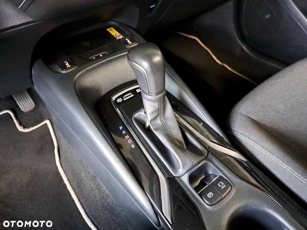 Toyota Corolla 1.8 Hybrid Comfort - 29