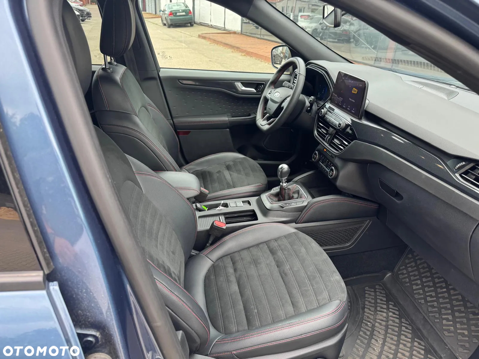 Ford Kuga 2.0 EcoBlue Hybrid ST-LINE - 29