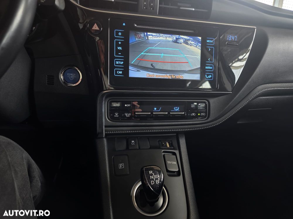 Toyota Auris - 23