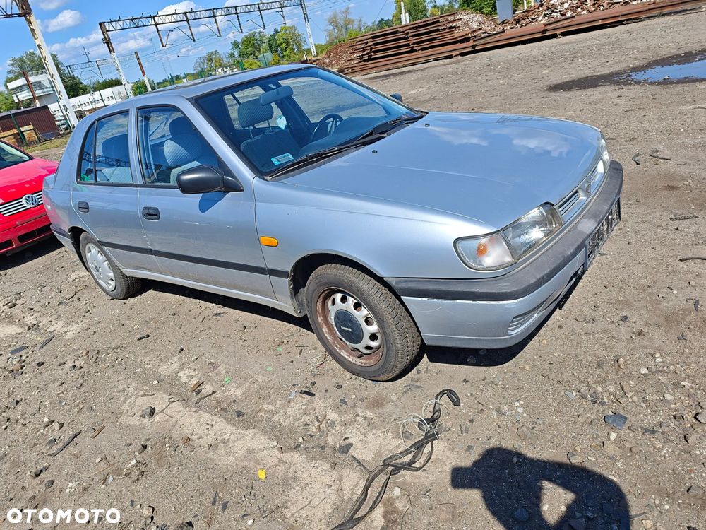 Zderzak maska drzwi części Nissan Sunny N14 1.4 - 2