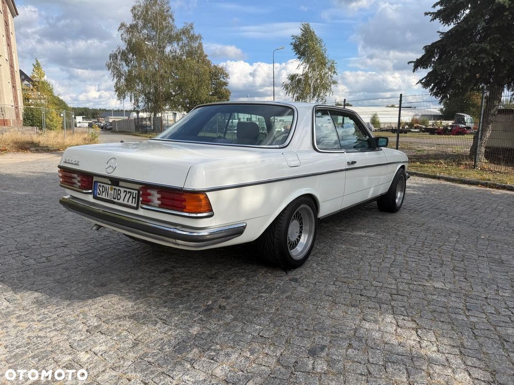 Mercedes-Benz W123 - 7