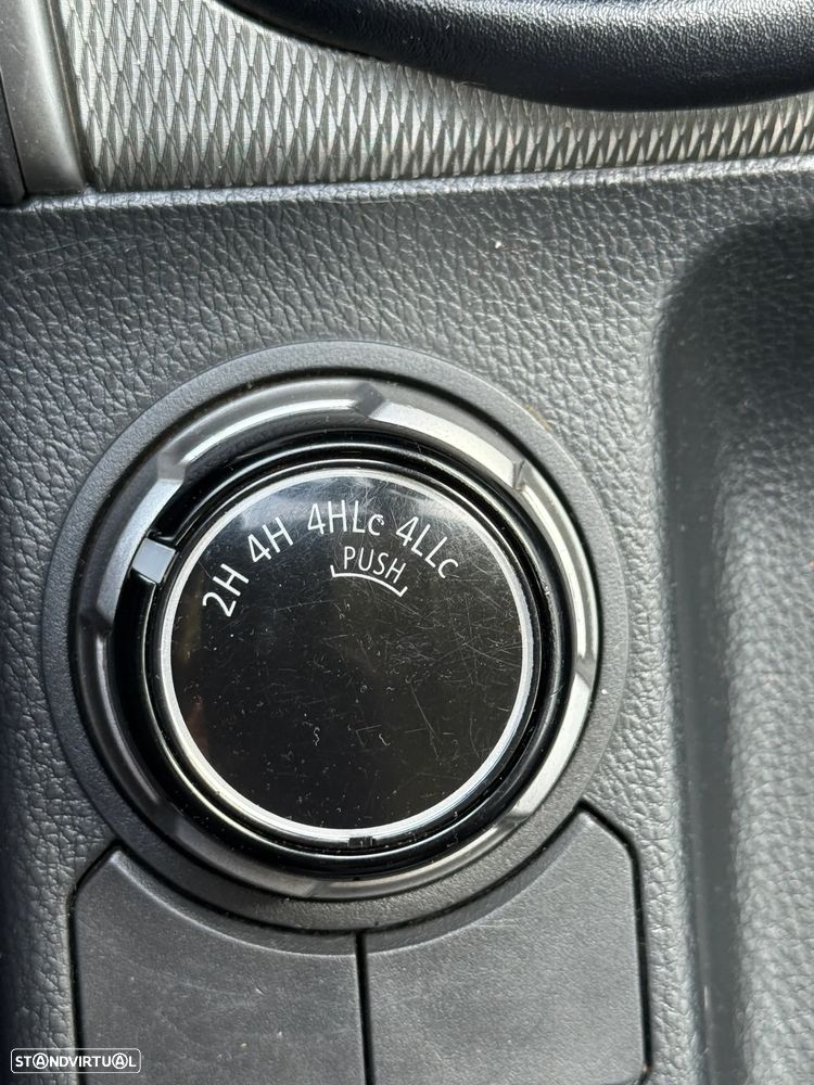 Mitsubishi L200 2.3 DI-D Strakar Club Evolution 4WD IVA DEDUTIVEL - 35