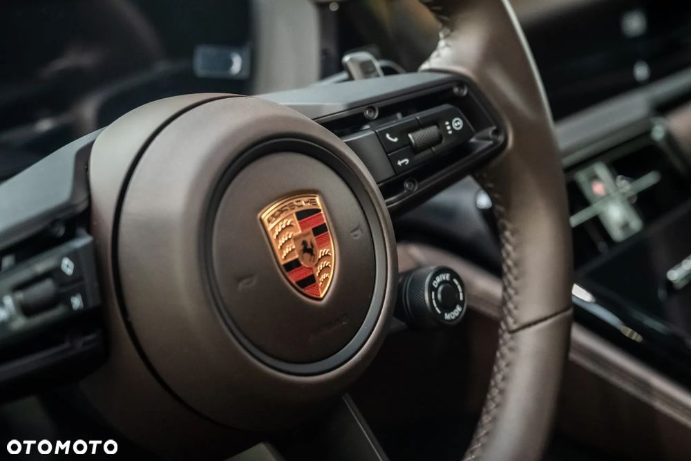 Porsche Panamera 4 - 24