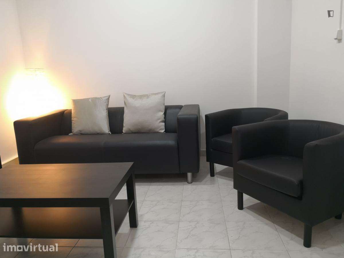 Quarto - localizado em Carcavelos Lisbon - Grande imagem: 4/15