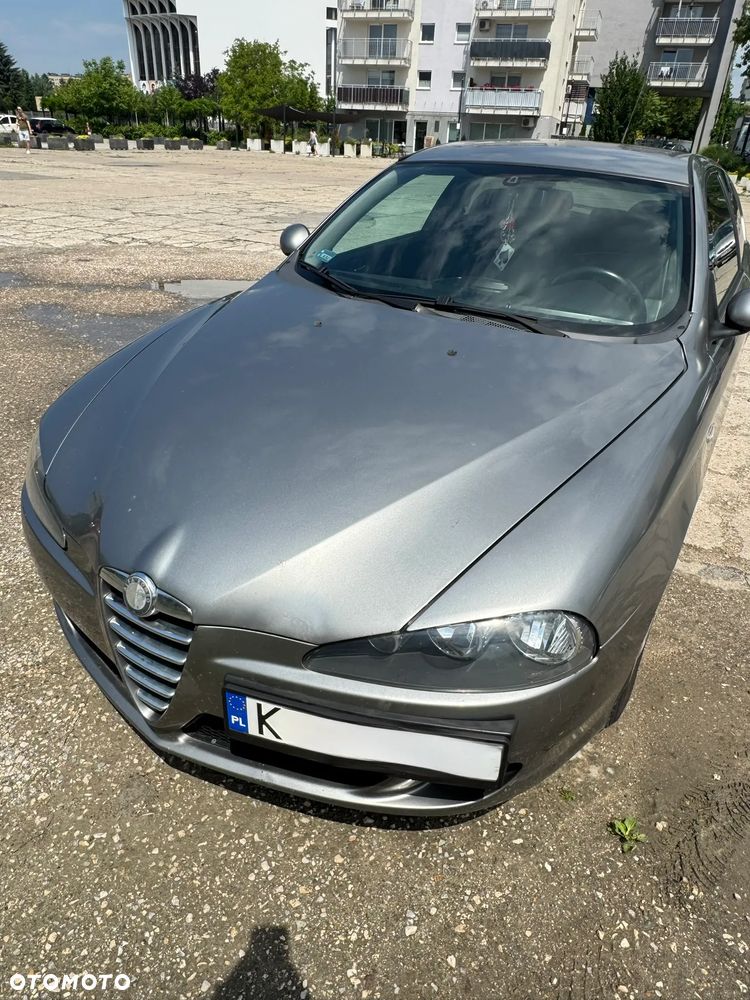 Alfa Romeo 147 1.9 JTD 8V M-Jet Distinctive - 11