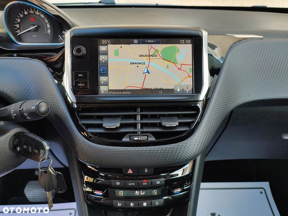 Peugeot 2008 PureTech 110 Stop&Start EAT6 Allure - 11
