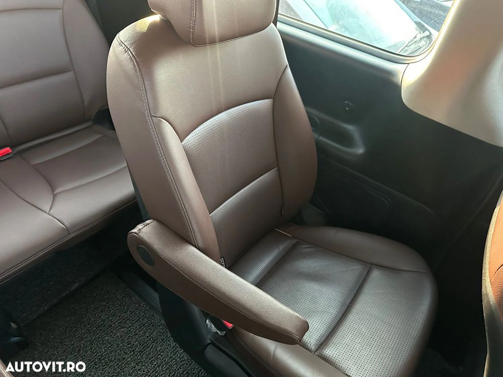 Hyundai H-1 Starex - 9