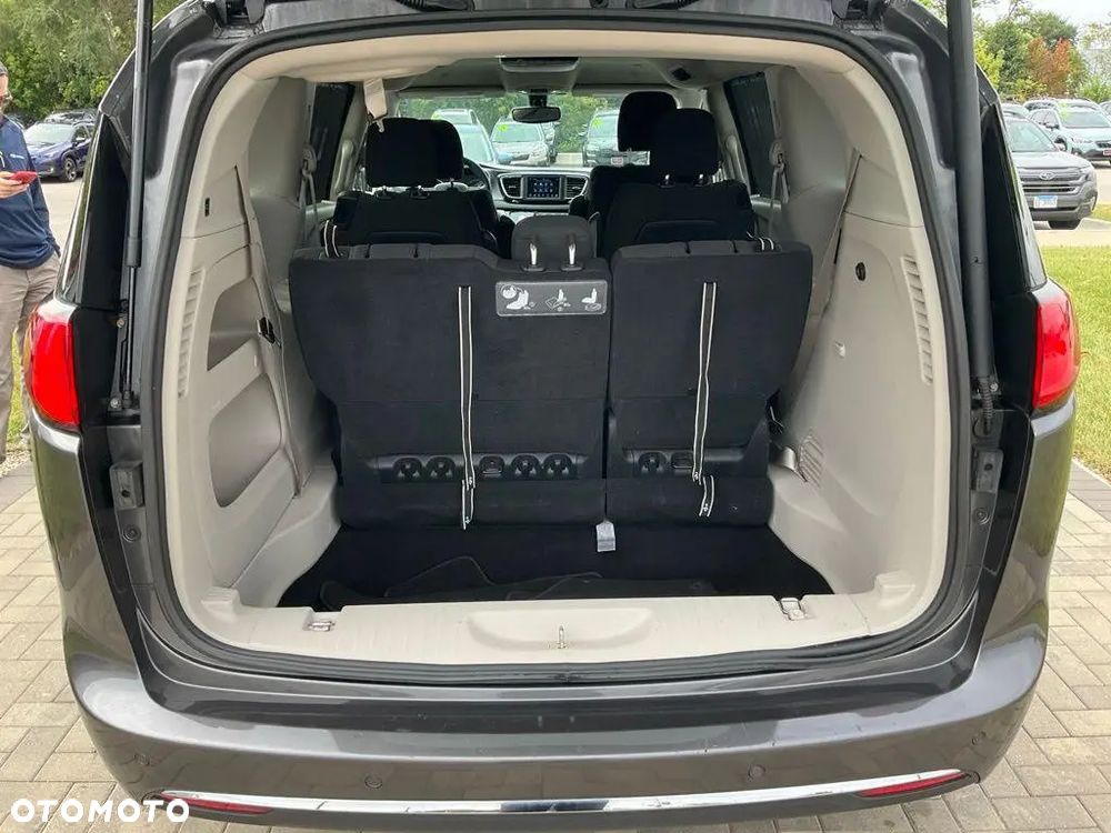 Chrysler Pacifica - 19