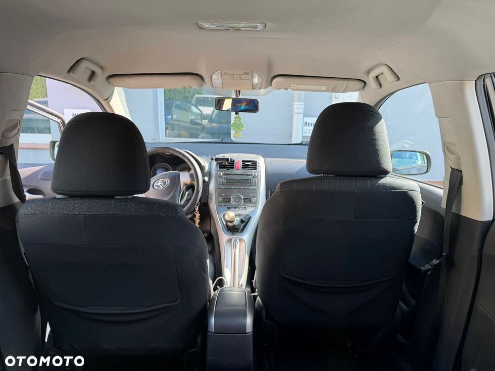Toyota Auris - 1
