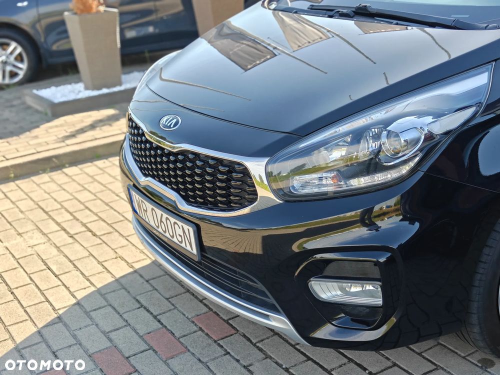 Kia Carens - 5