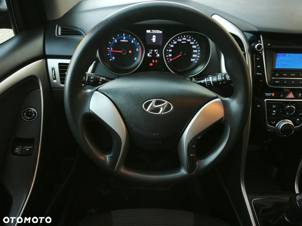 Hyundai i30 blue 1.6 CRDi Classic Navigation - 12