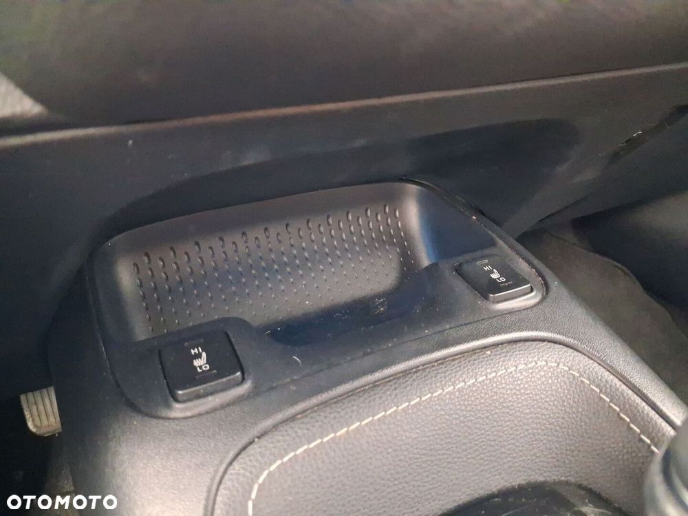 Toyota Corolla 1.8 Hybrid Comfort - 22
