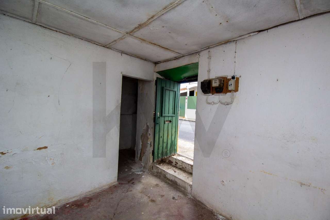 Investimento em Alpiarça: Prédio para Reconstrução com 2 Habitações e - Grande imagem: 3/19
