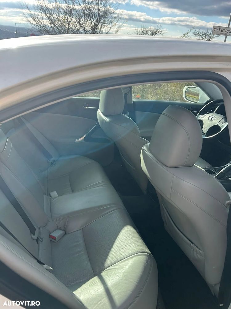 Lexus Seria IS 220d - 8