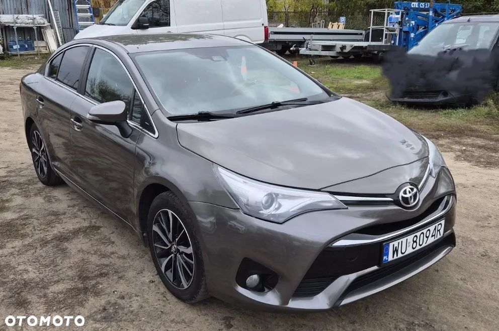 Toyota Avensis 2.0 D-4D Prestige - 2