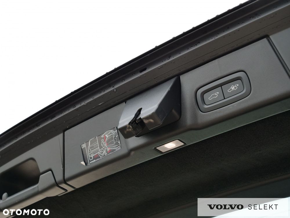 Volvo V90 Cross Country - 37