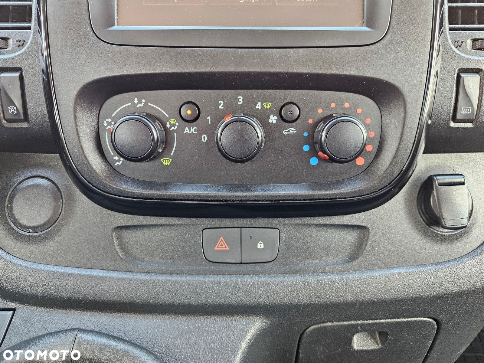 Opel Vivaro - 27