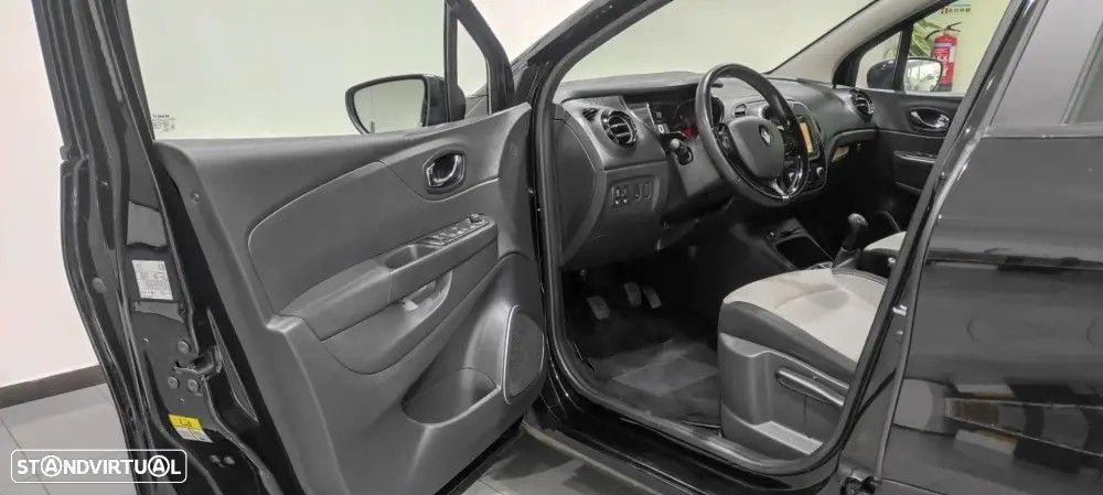 Renault Captur - 16