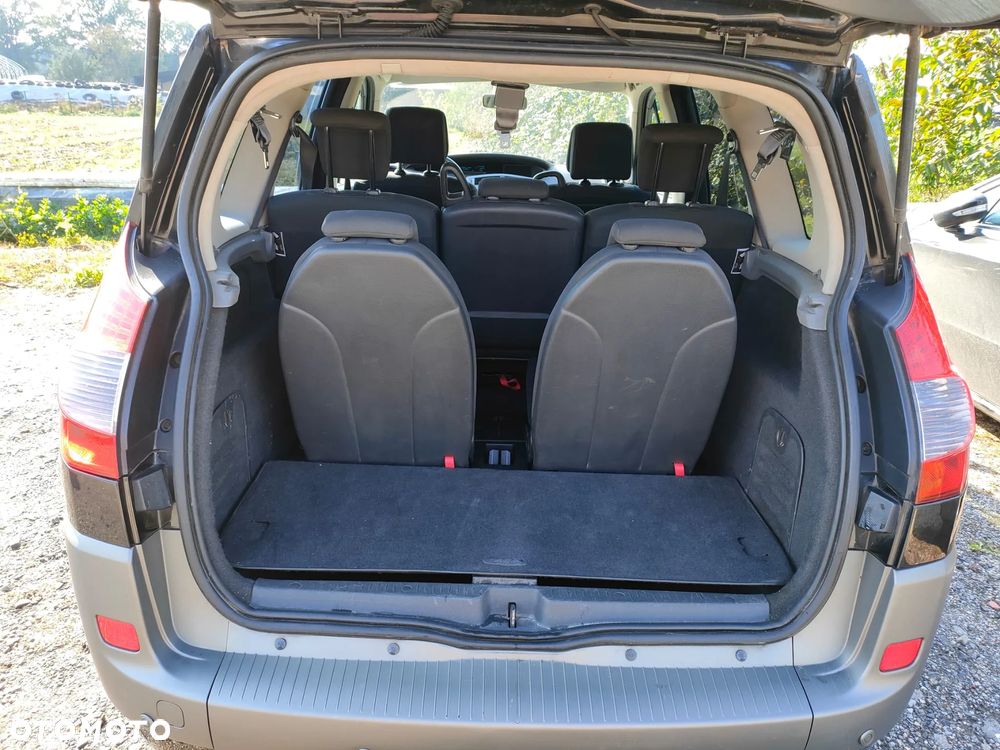 Renault Grand Scenic - 30