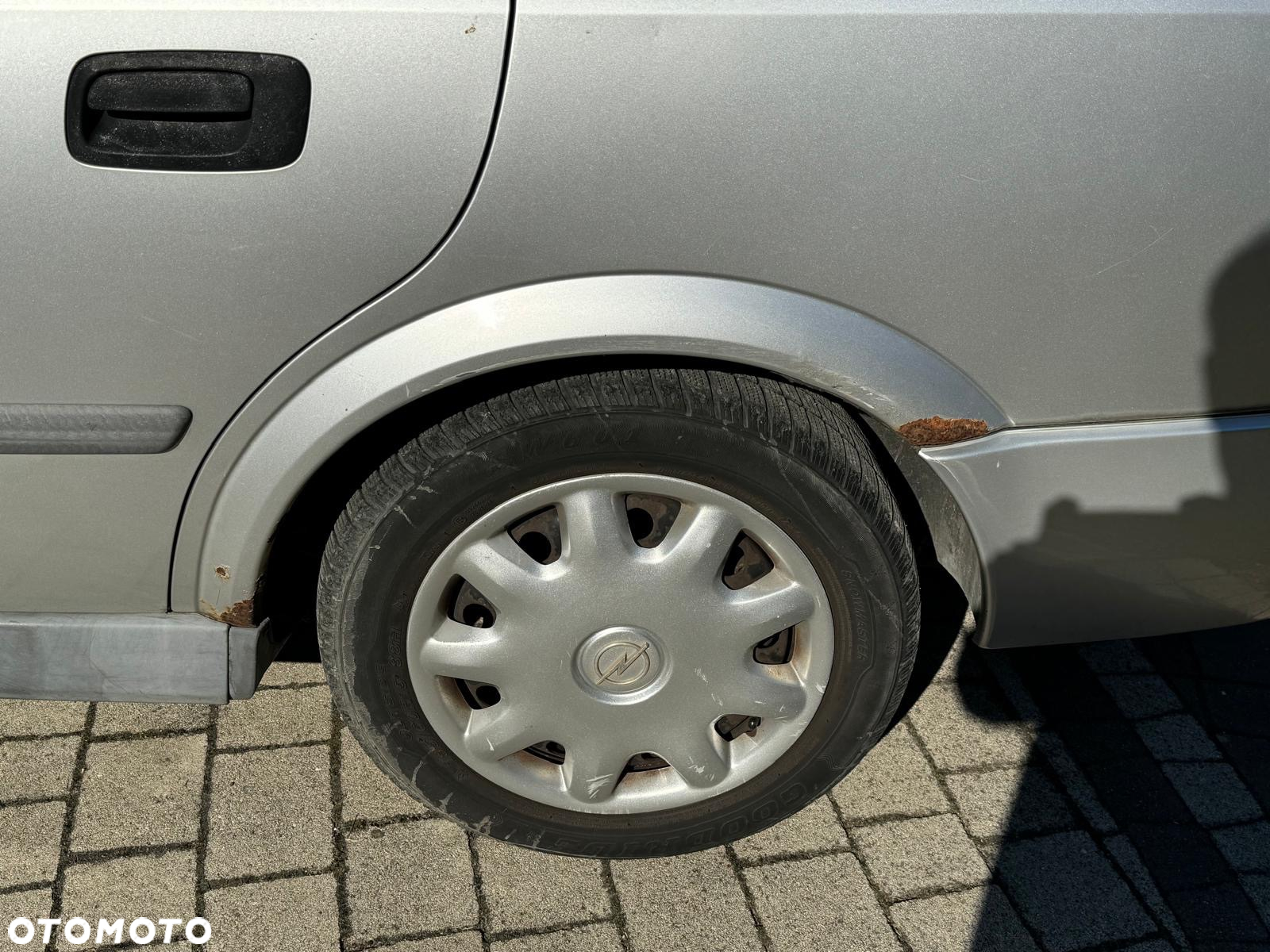 Opel Astra II 2.0 DI - 4