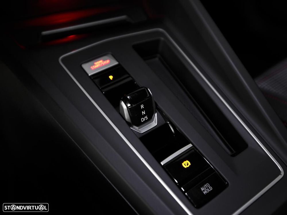 VW Golf 2.0 TSI OPF DSG GTI - 17