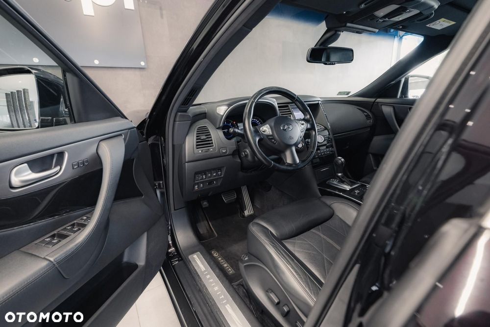 Infiniti QX70 - 9
