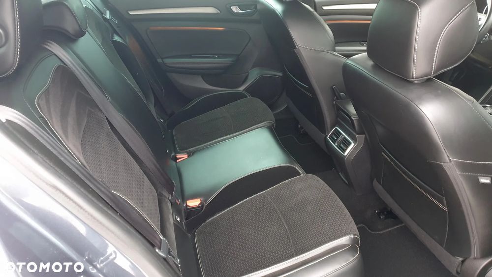 Renault Megane ENERGY TCe 130 EDC BOSE EDITION - 21