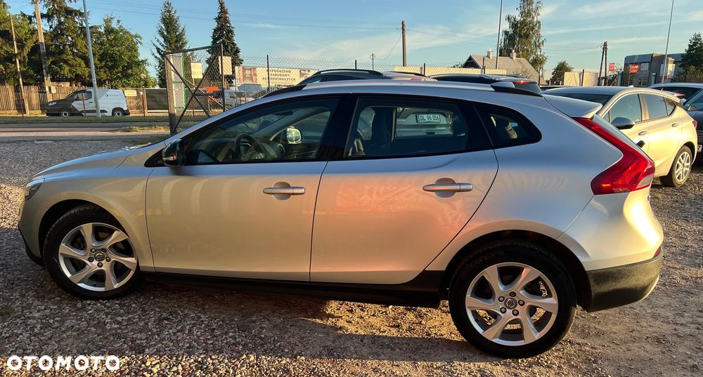 Volvo V40 Cross Country D2 Momentum - 4