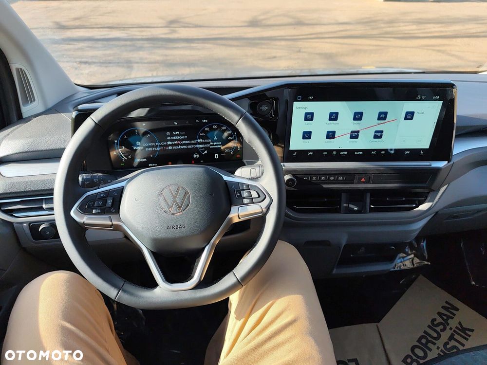 Volkswagen Caravelle - 11