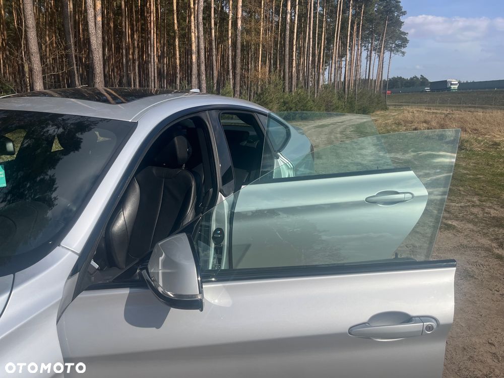 BMW Seria 3 320i Edition M Sport Shadow - 16