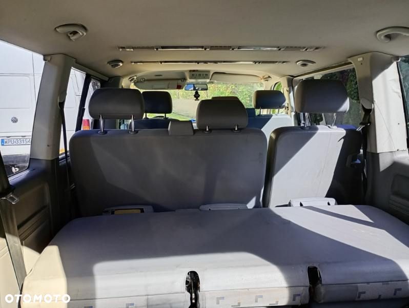 Volkswagen Caravelle - 12