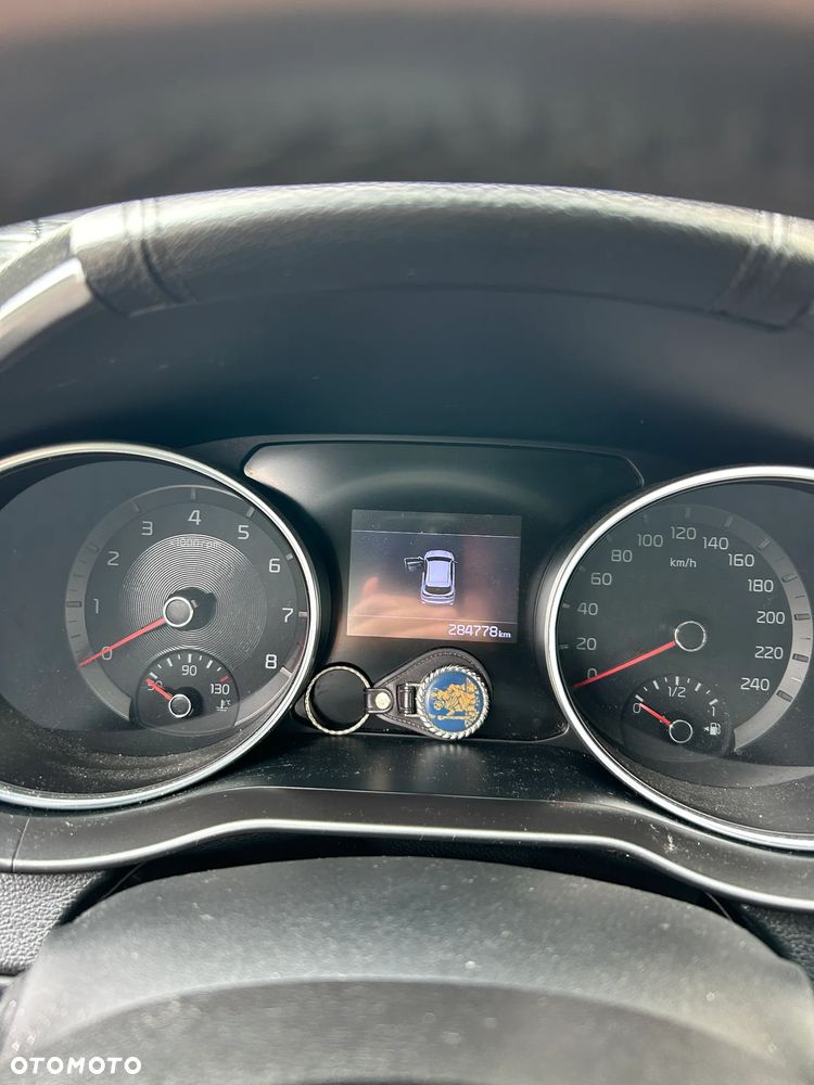Kia Ceed - 9