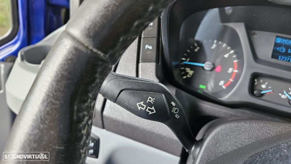 Ford Transit L2H2 2.0 TDCI Caixa automática - 130 CV - 19
