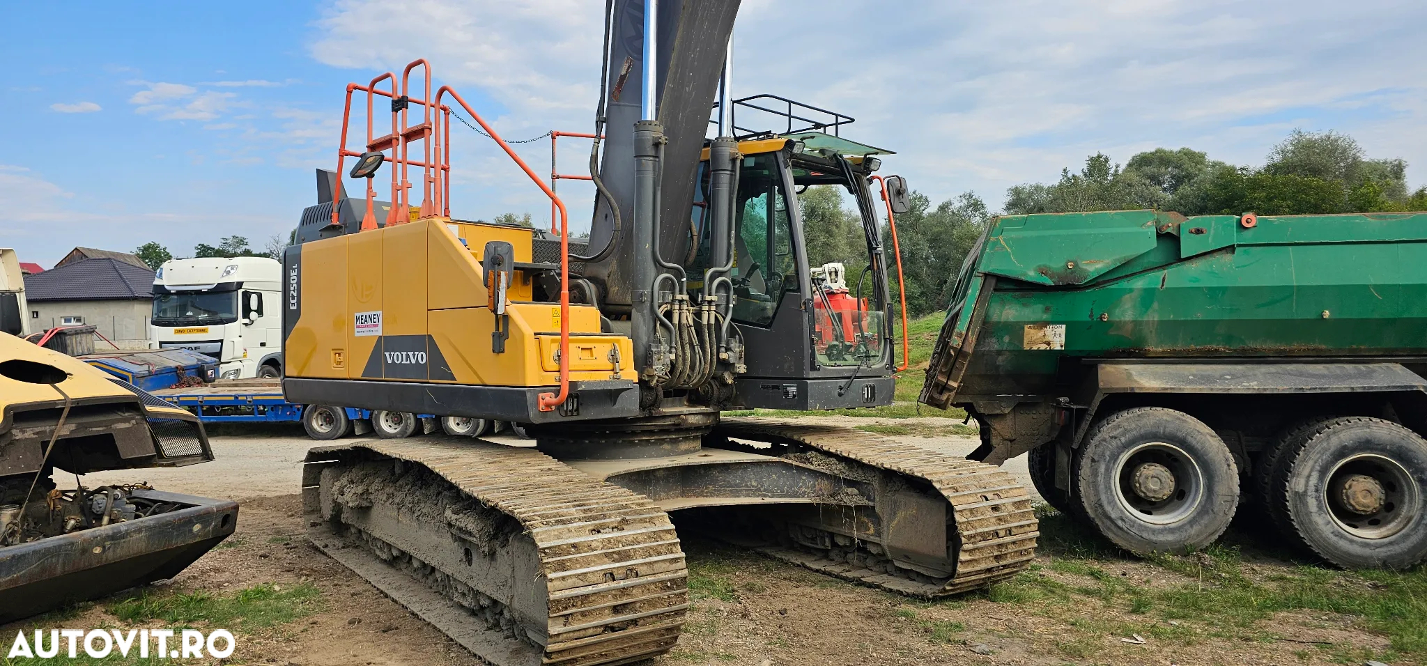 Volvo EC 250 EL - 9